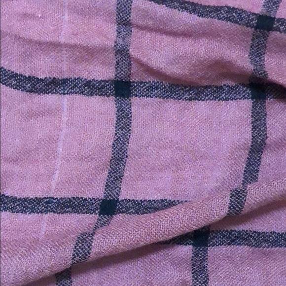 Red Check scarf - Picture 4 of 4